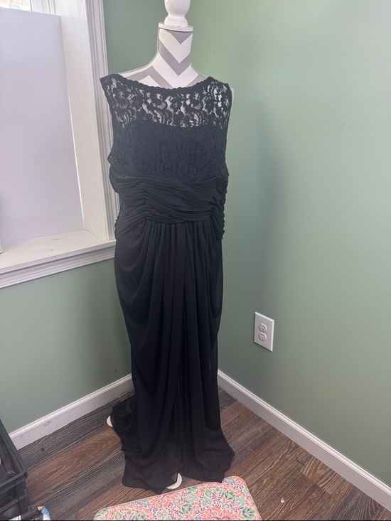 David's Bridal Dresses & Skirts - David's Bridal Black Lace Bodice Maxi Dress 18